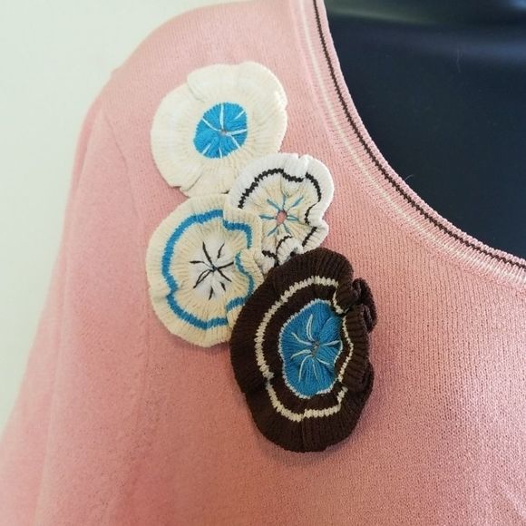 Anne Klein Tshirt with Floral Applique - Picture 2 of 6